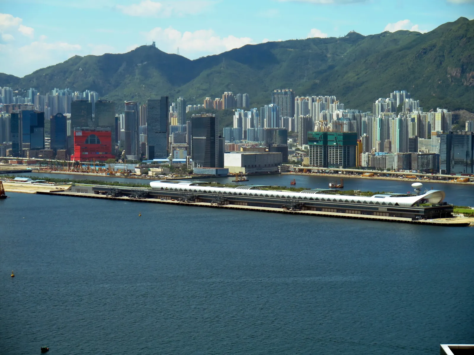 啟德郵輪碼頭（舊跑道末端）2014
